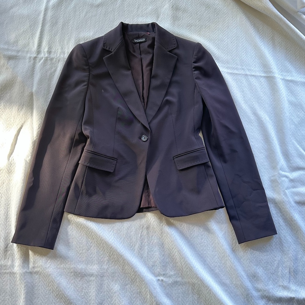 Tahari Blazer/Jacket, SIze 2, Eggplant (Purple)